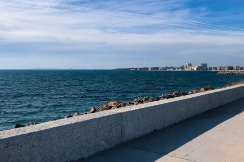 Guide to Seawalls: Learn How to Protect Your Waterhome Property
